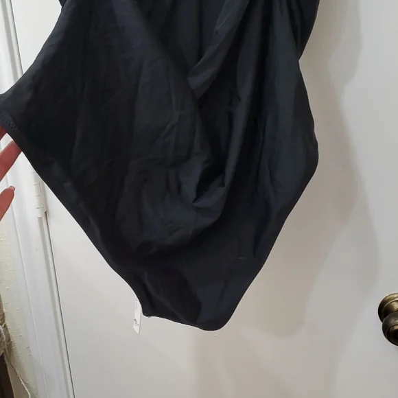 Cupshe Emelia Tropical Halter Plus Size One Piece Swimsuit, sz 2x - Picture 8 of 9